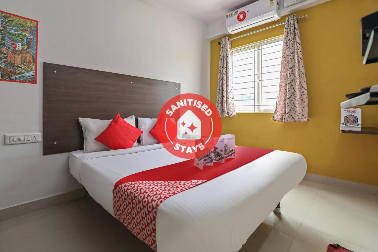Hotel Oyo 10525 Varcity Abra Madiwala Bangalore