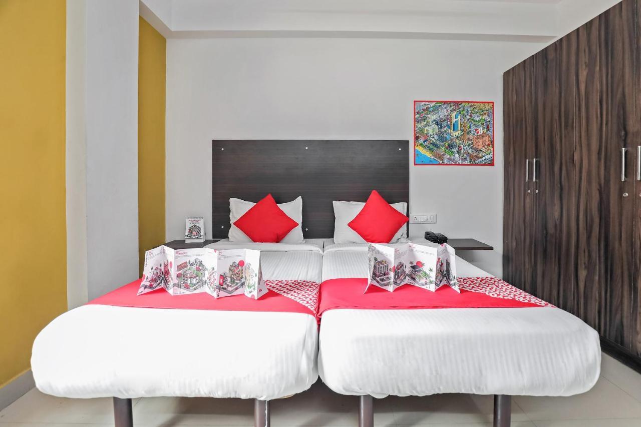 Oyo 10525 Varcity Abra Madiwala Hotel