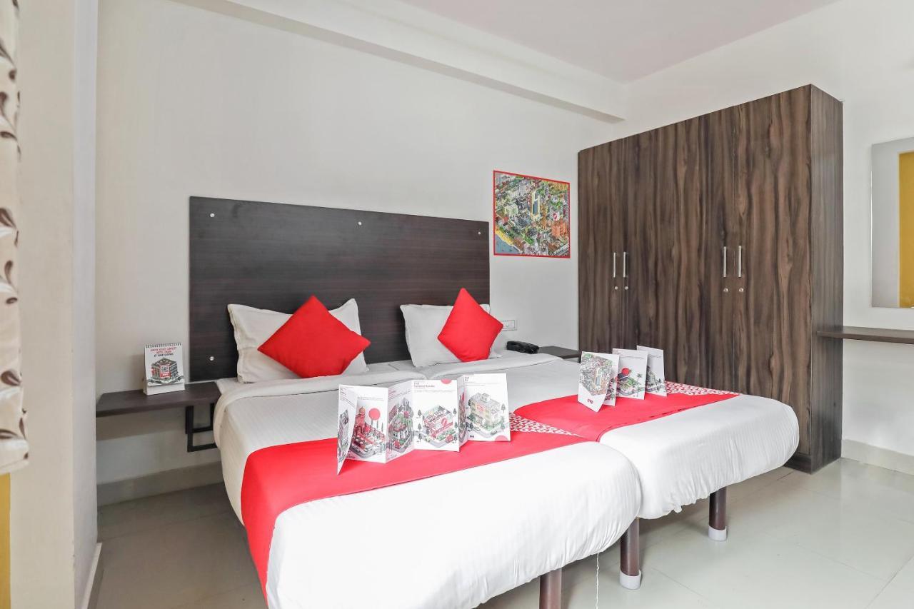 Oyo 10525 Varcity Abra Madiwala Bangalore
