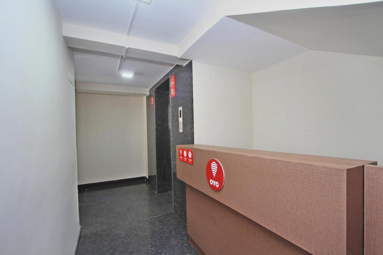 Vaccinated Staff - Oyo 10379 Varcity Sapphire Bangalore