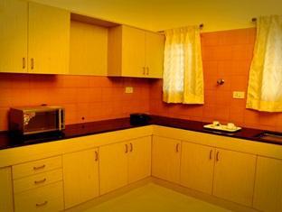 Eden Suites Hotel 3*