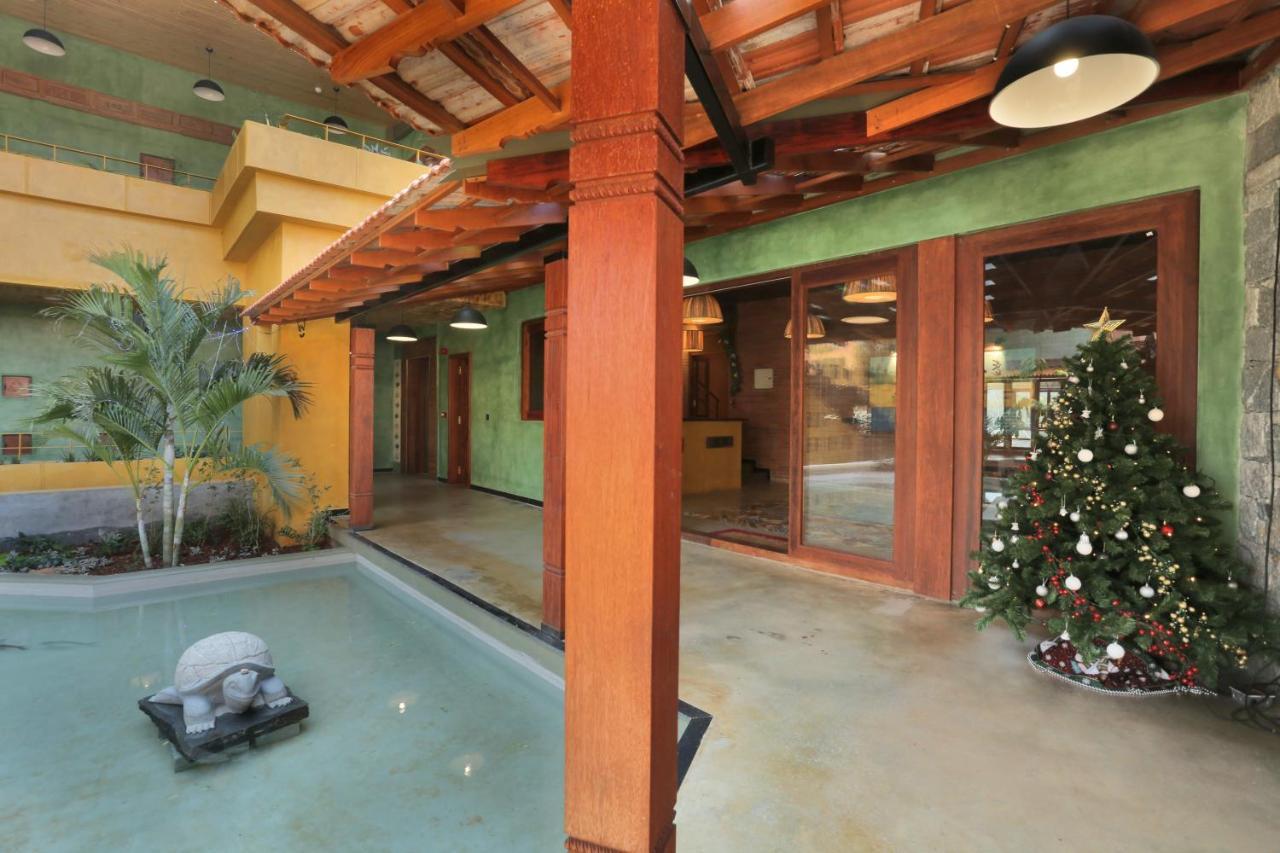 Confluence Hotel 3*