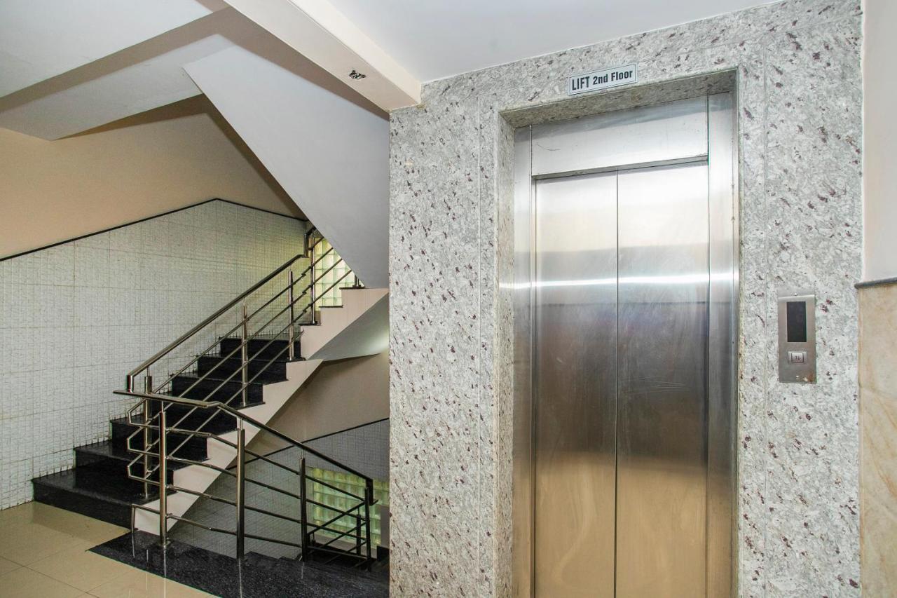 Oyo 25121 Bns Hotel 3*