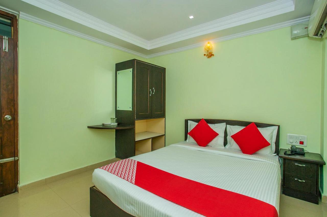 Oyo 25121 Bns Hotel 3*