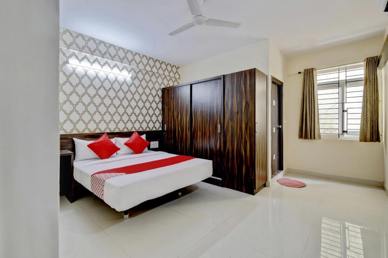 Hotel Oyo Flagship Varcity Pearl Near Nexus Mall Koramangala 3*