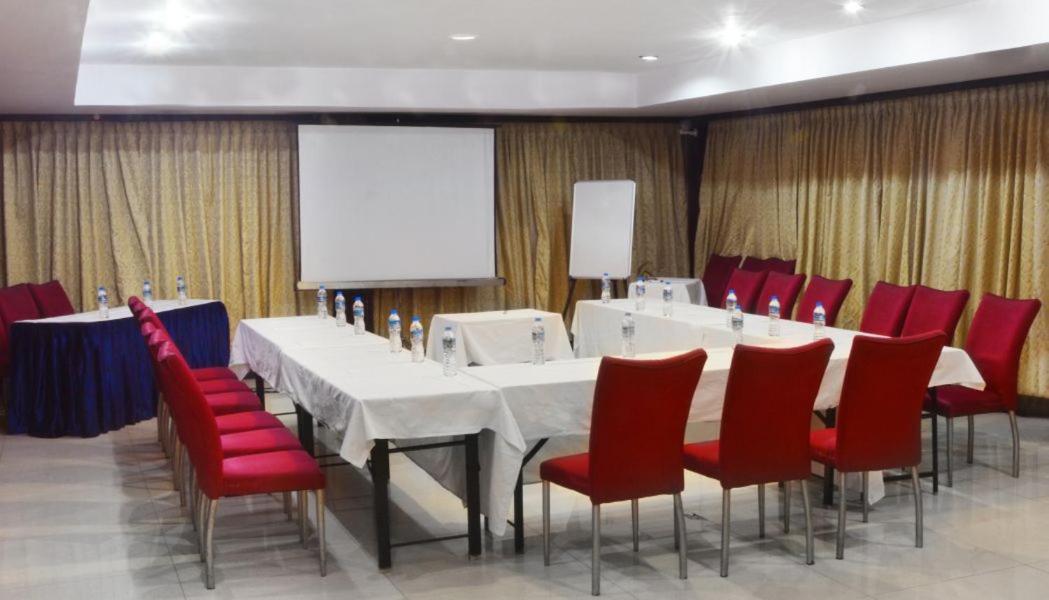Ashraya International 3*
