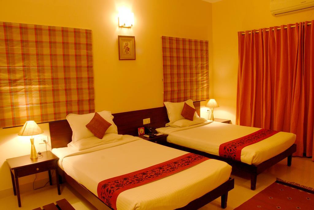 Sterling Living Space - Residency Road Apartment *
