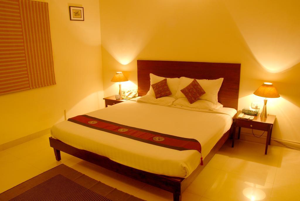 Apartment Sterling Living Space - Residency Road