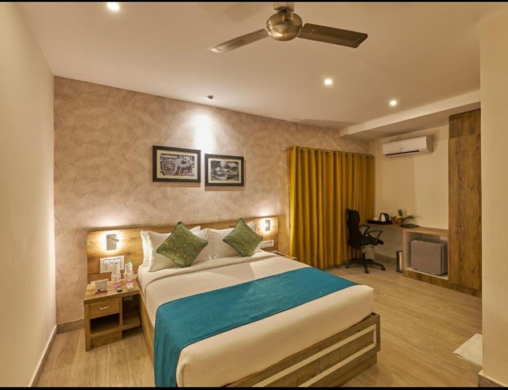 Hotel Regenta Grand Koramangala By Royal Orchid 3*
