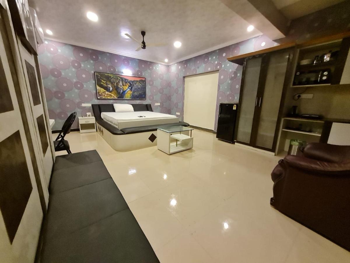 4 Seasons Suites J.P. Nagar Apartment