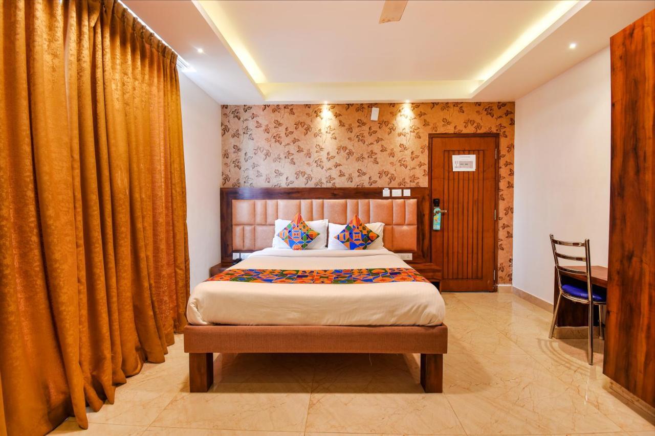 Fabhotel Golden Evana