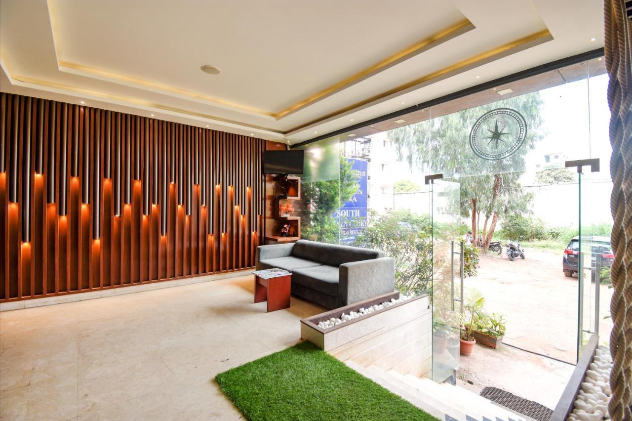 Hotel Fabhotel Golden Evana