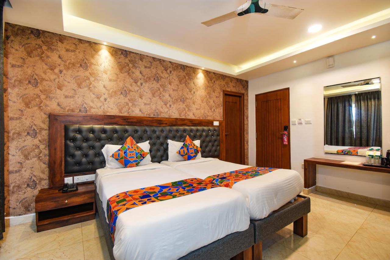 Fabhotel Golden Evana