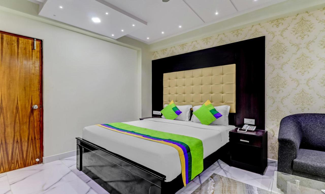 Treebo Trend Emora And Suites Domlur Hotel 3*