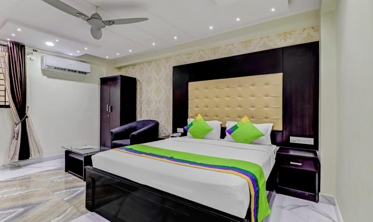 Treebo Trend Emora And Suites Domlur Hotel 3*