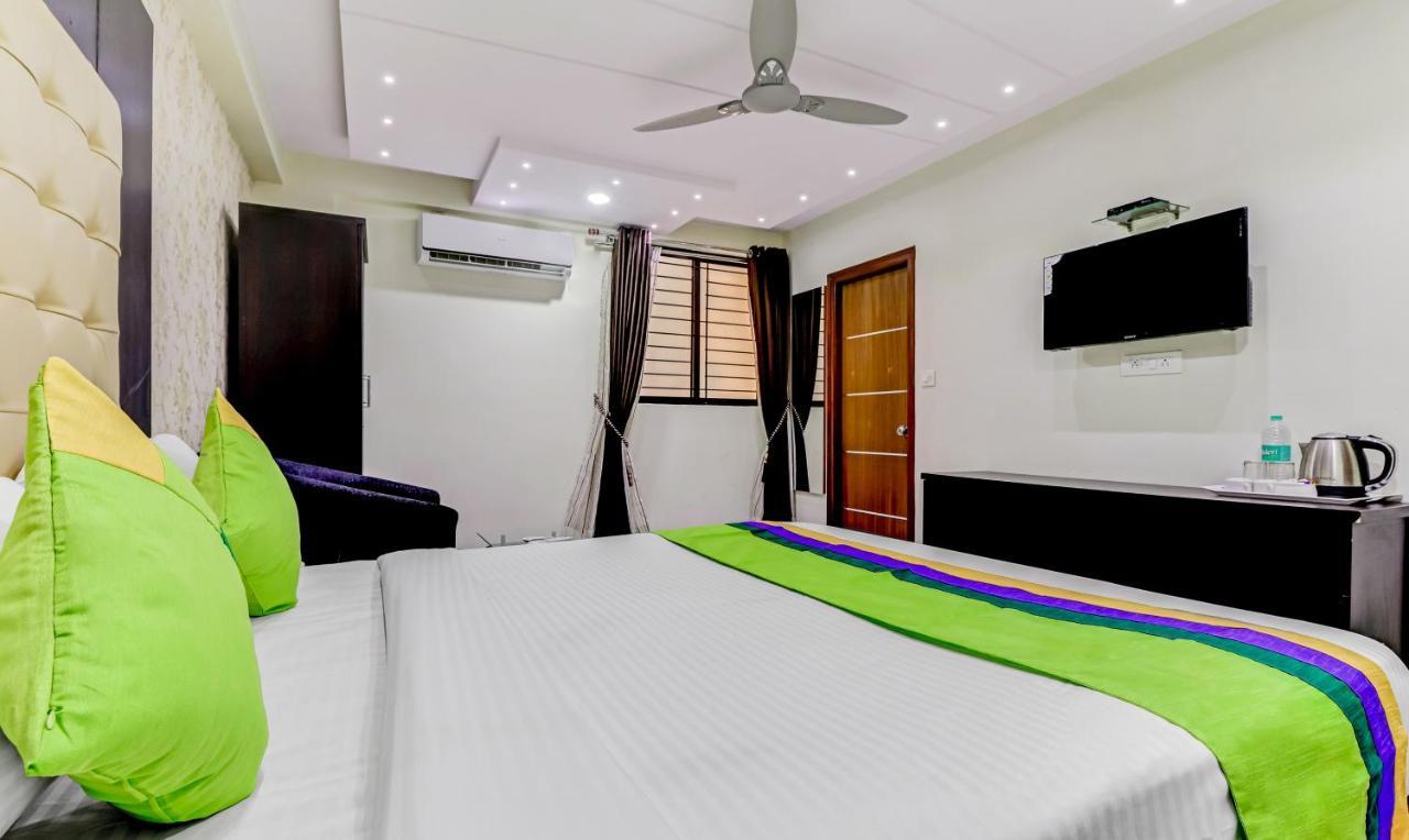 Treebo Trend Emora And Suites Domlur Hotel 3*