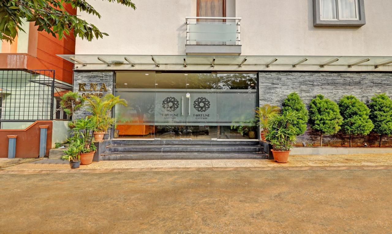 Treebo Trend Rotano Suites Padukone Dravid Centre Hotel Bangalore