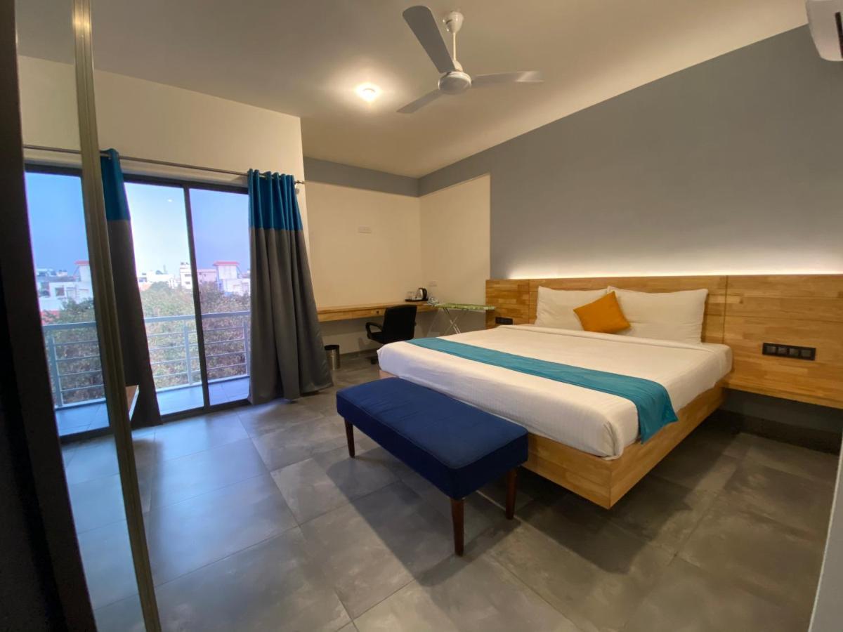 Hotel Aura Corporate 3*