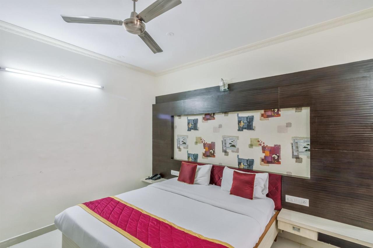 Hotel Oyo 437 Vastav Comforts 3*