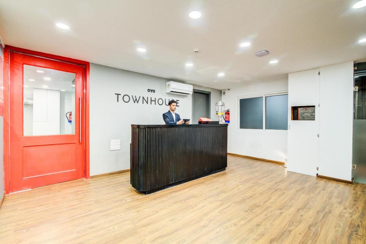 Oyo Townhouse 104 Koramangala Maharaja Signal Bangalore