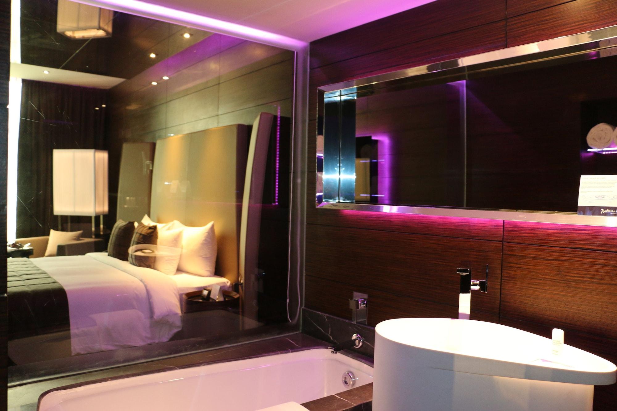 Hotel Radisson Blu Atria 5*