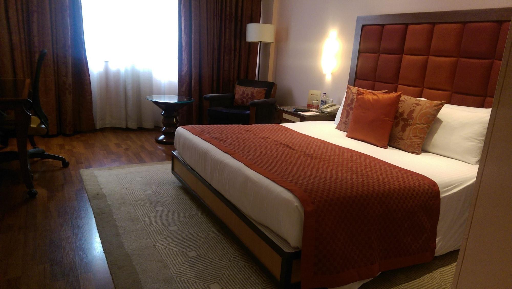 Vivanta Residency Road 5*