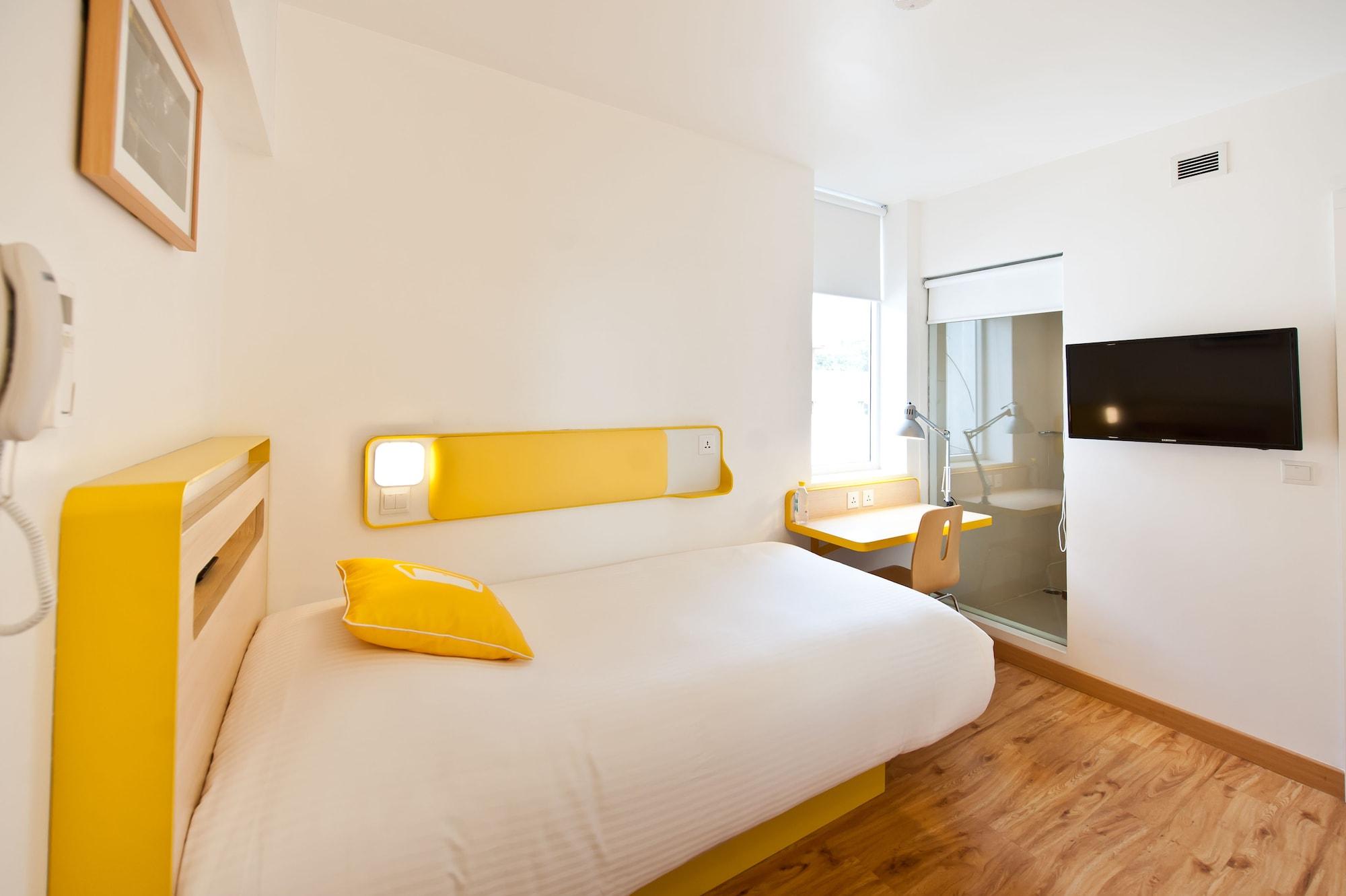 Hotel Bloomrooms @ Indiranagar Bangalore