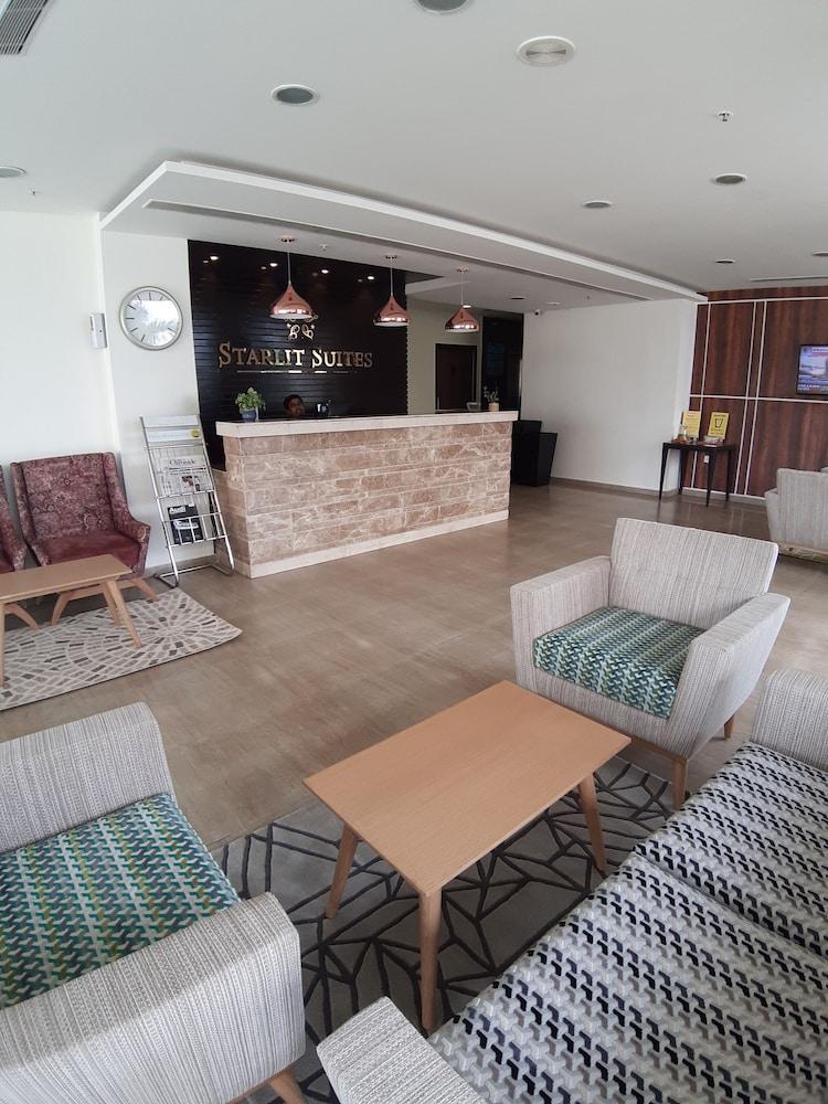 Hotel Starlit