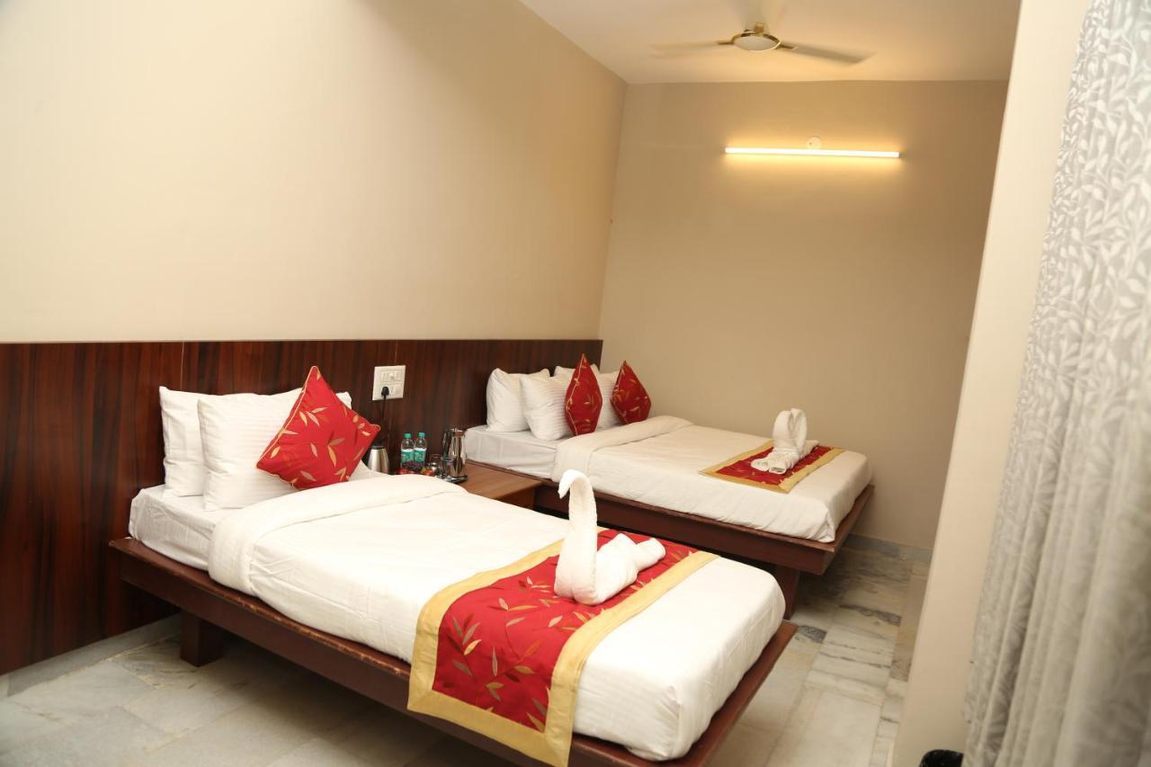 Soundarya Hotel 2*