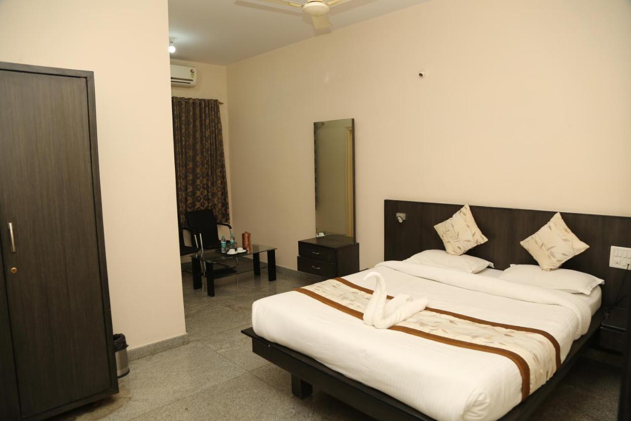 Soundarya Hotel