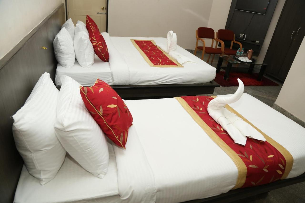 Soundarya Hotel 2*