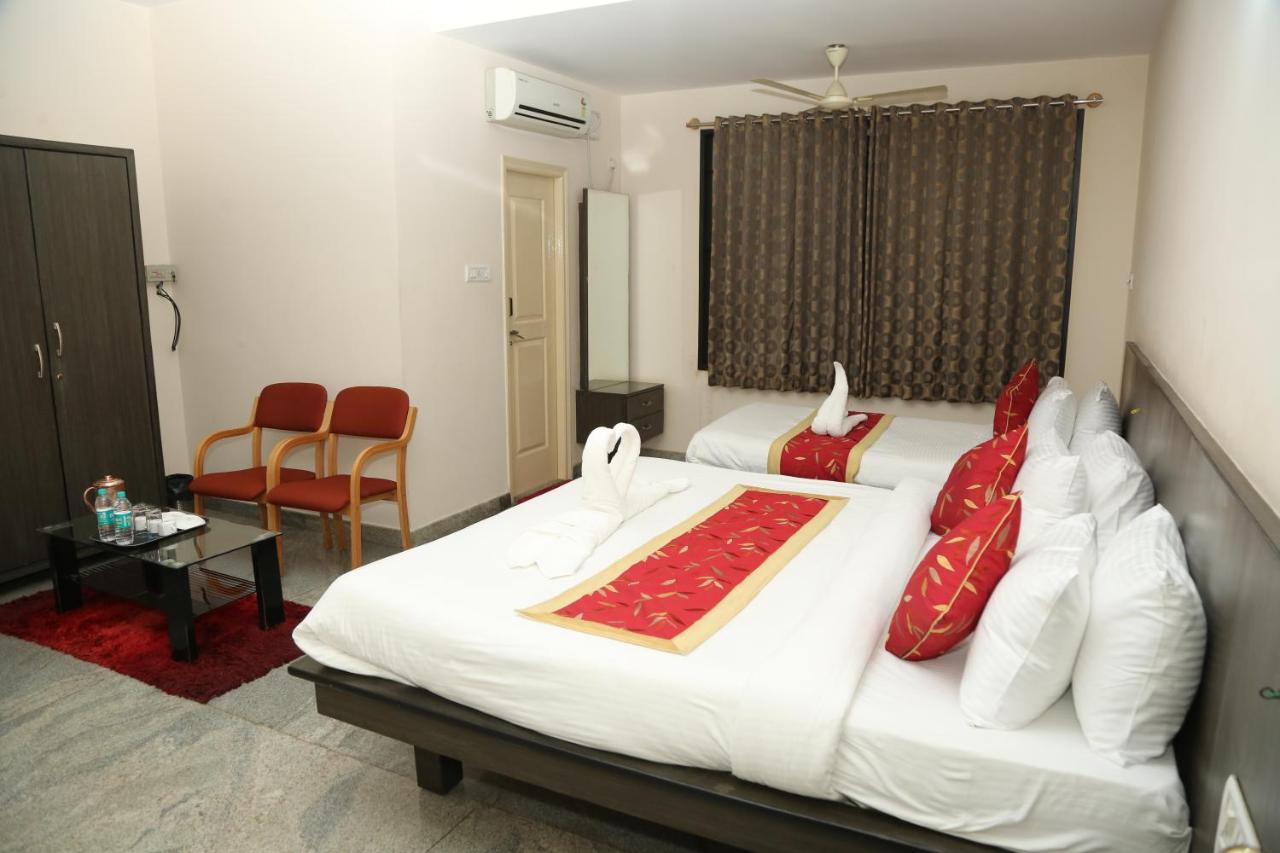 Soundarya Hotel 2*