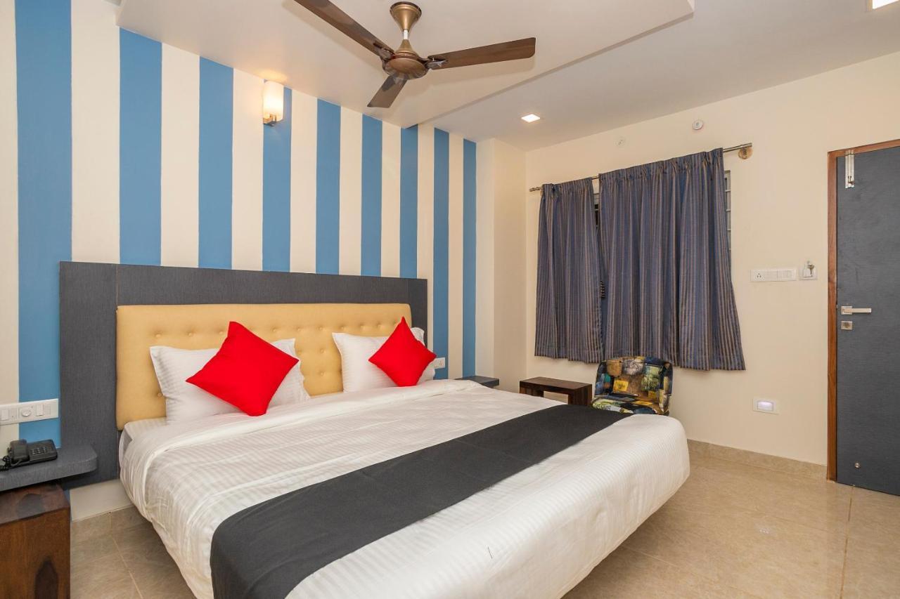 Collection O 30599 Blue Spring Hotel 3*