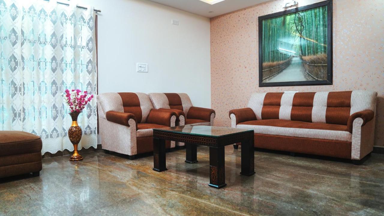 Padmanivas Apartment *