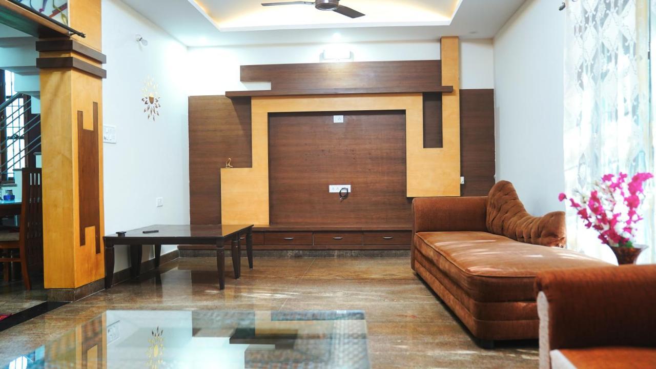Padmanivas * Bangalore
