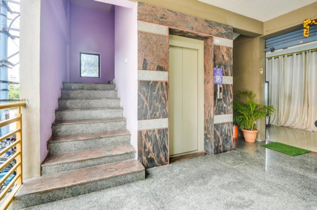 Guest house Oyo Squar Bangalore