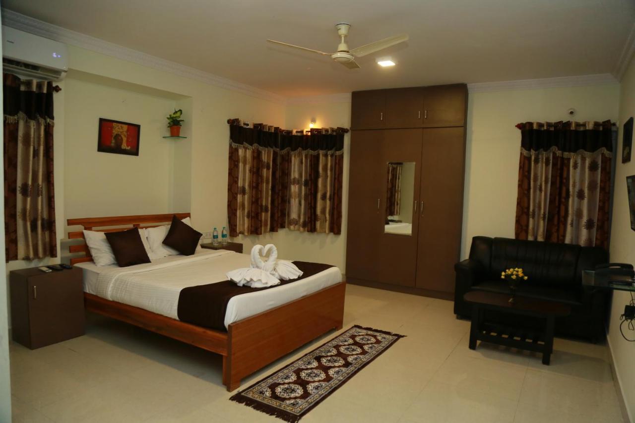 Living Tree Hotel 2*