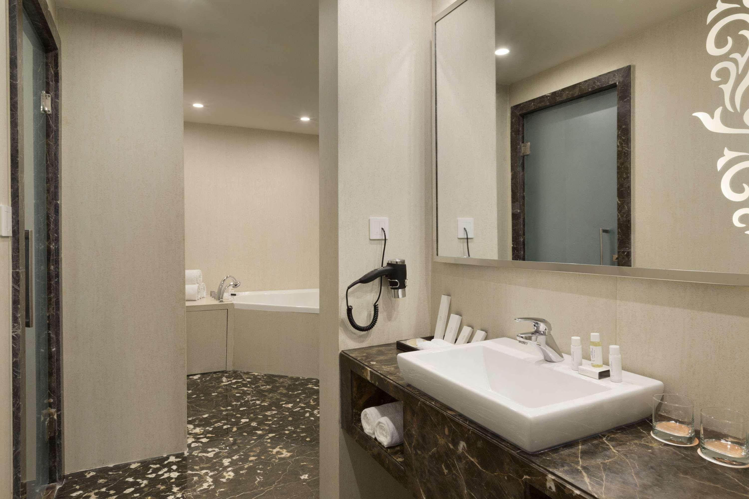 Howard Johnson By Wyndham, Hebbal, Hotel Bangalore