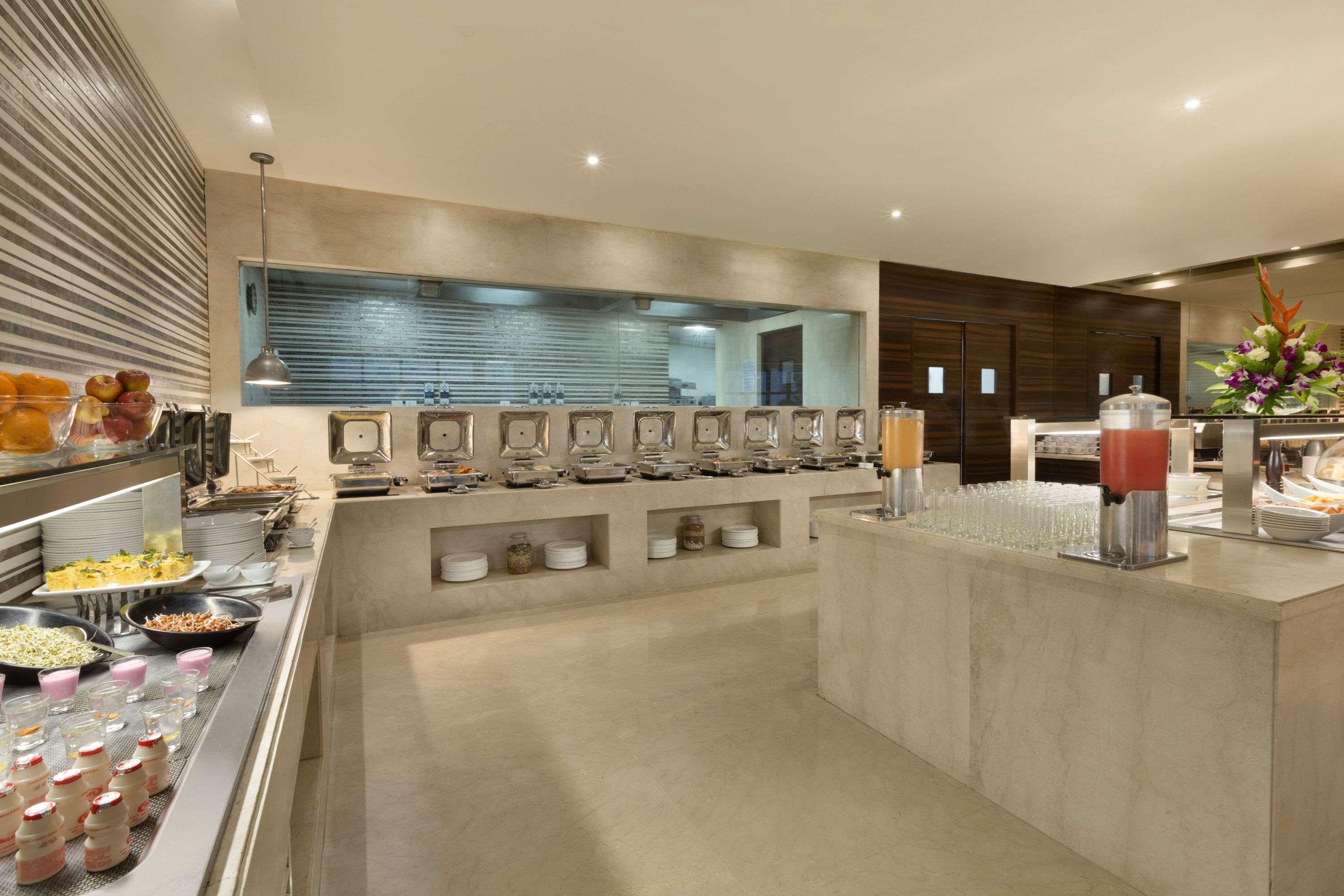Howard Johnson By Wyndham, Hebbal,
