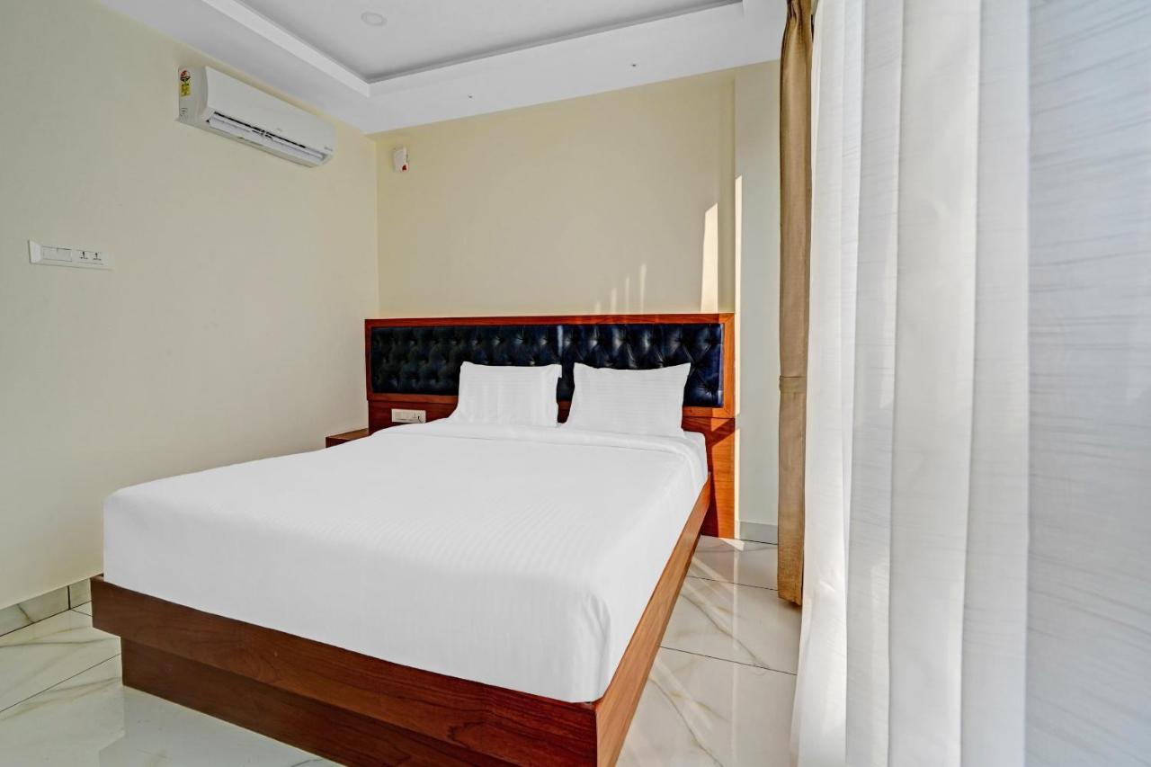 Capital O 86761 Felix Hotel