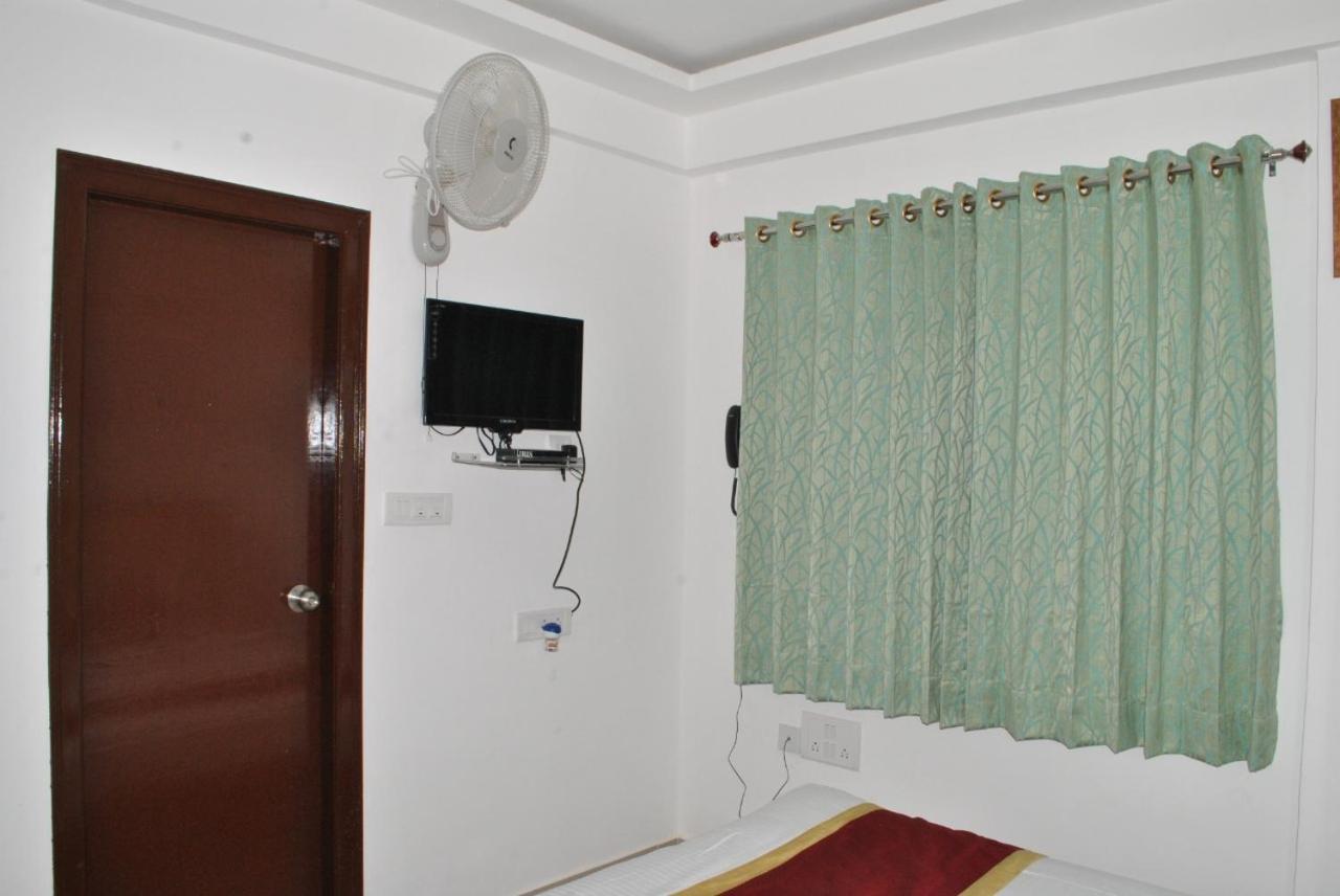 Hotel The Royal Park Bangalore