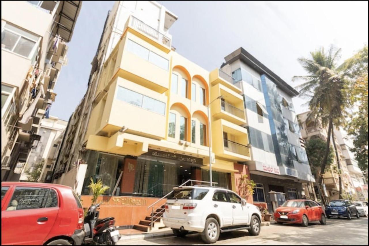 Pulikeshi Hotel