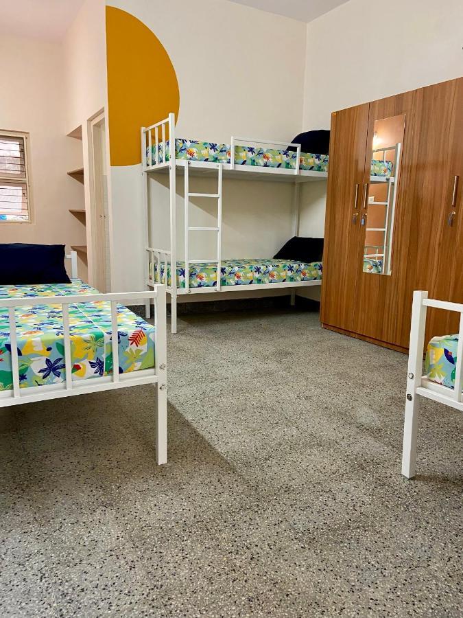 Habitat15@airlines Hostel *