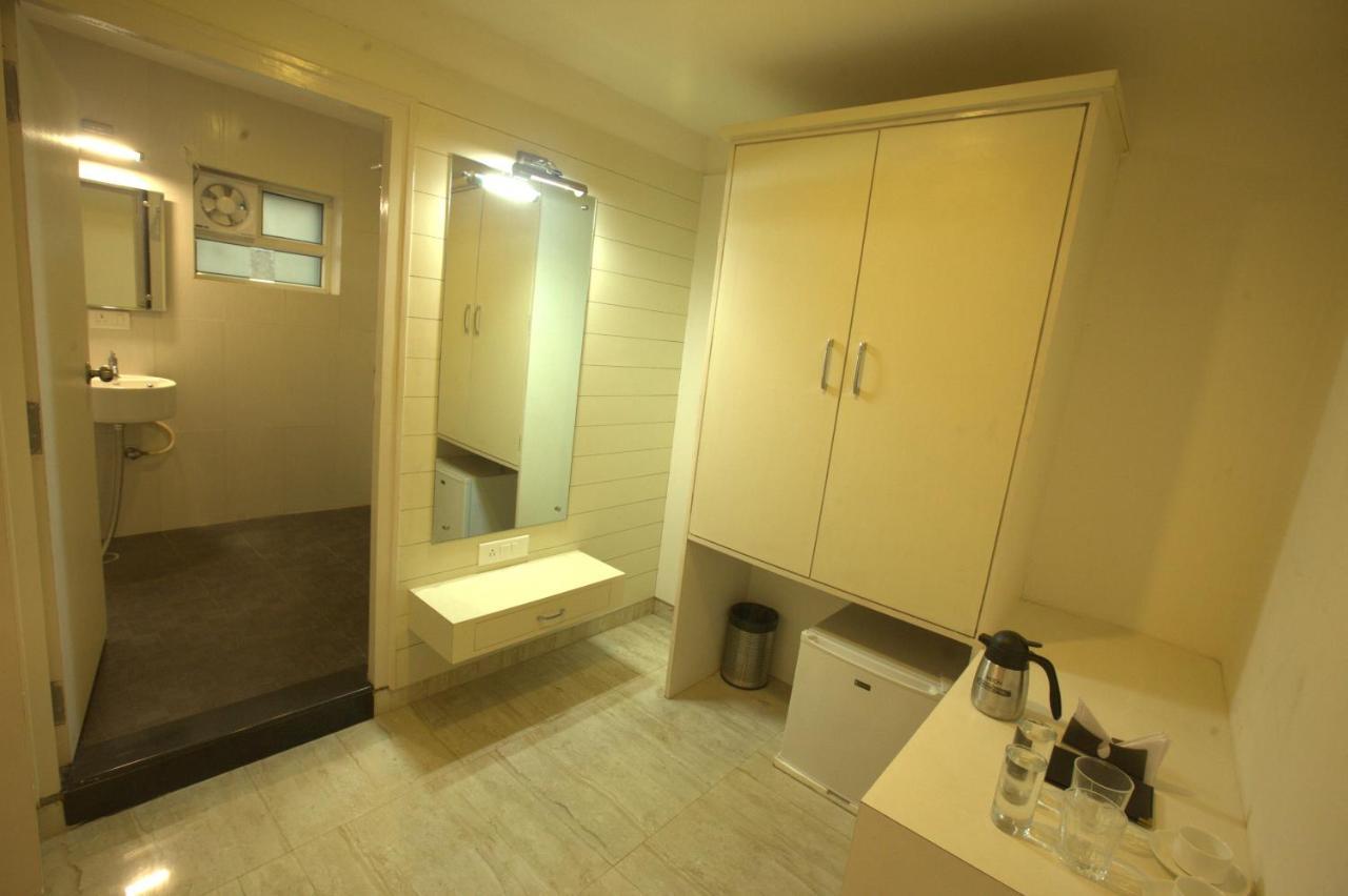Hotel Royal Shades Kodihali