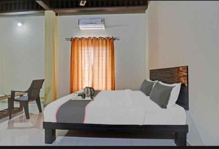 Sri Sai Ram Suites Hotel 4*