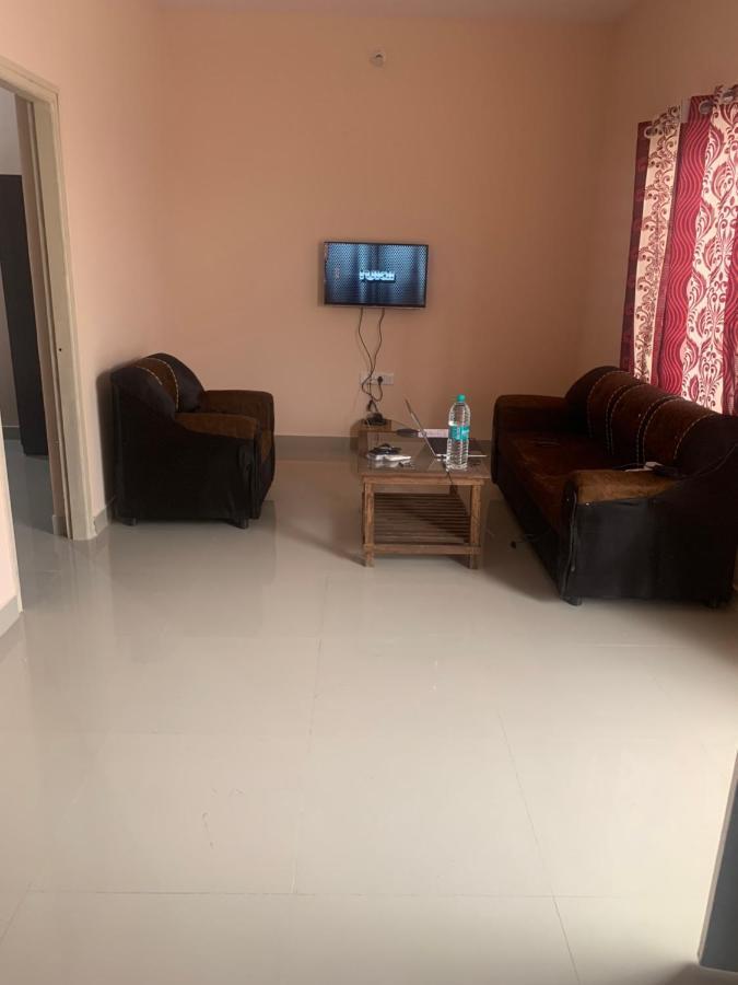 Easynest 1bhk *