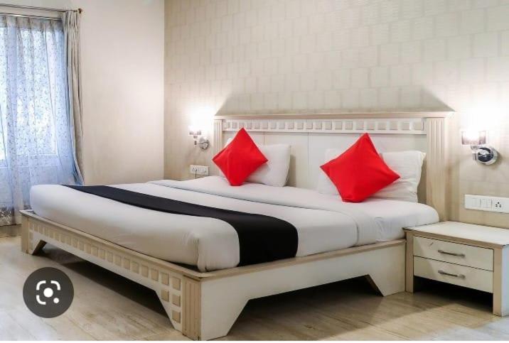Royal Shades Kodihali Hotel Bangalore