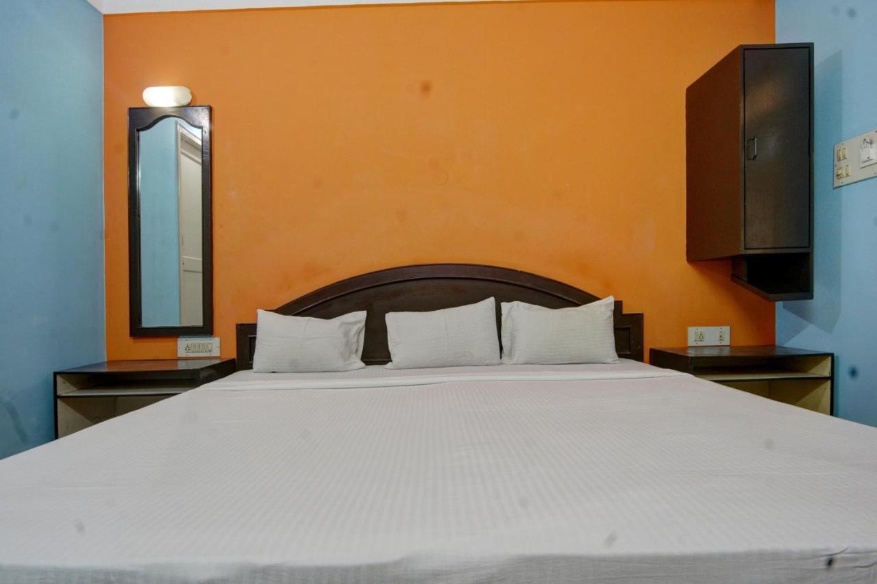 Spot On Radha Krishna Deluxe Near Cubbon Park 2* Bangalore
