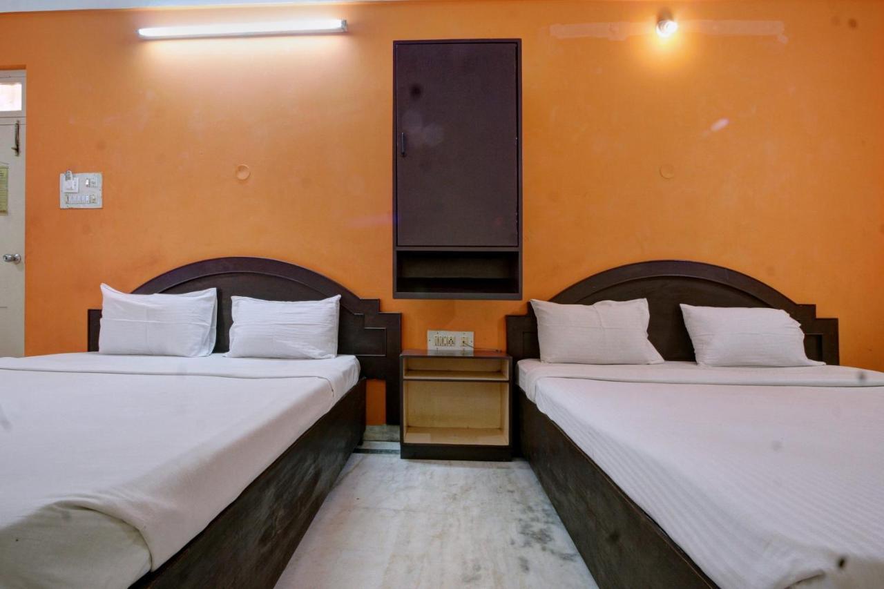 Spot On Radha Krishna Deluxe Near Cubbon Park Hotel