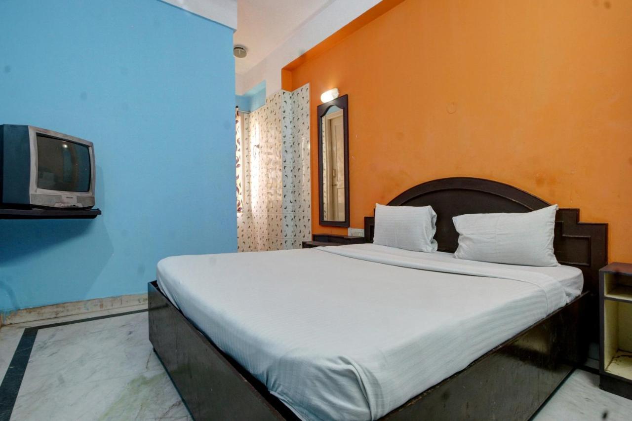 Hotel Spot On Radha Krishna Deluxe Near Cubbon Park 2*